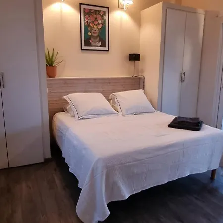 Σπίτι διακοπών Maison De Bord De ,hyeres, 3 Chambres, Jardin, Calme Ιέρ